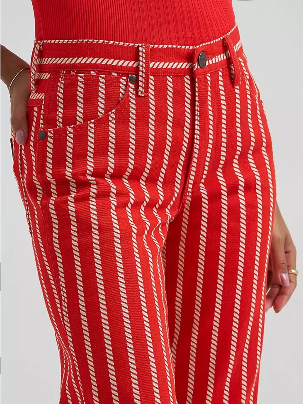 Wrangler Printed Rancher Jean Red 30 length 25 waist - Picture 6 of 8